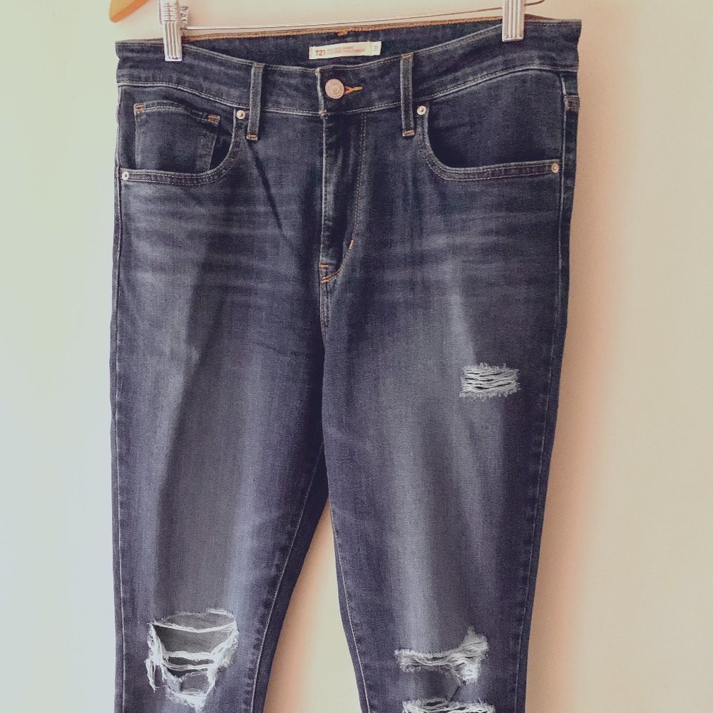 Levi's 721 High rise skinny distressed jeans